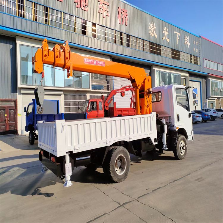 昭通市三轮随车吊定制 农用改装机自备吊中瑞长期出售